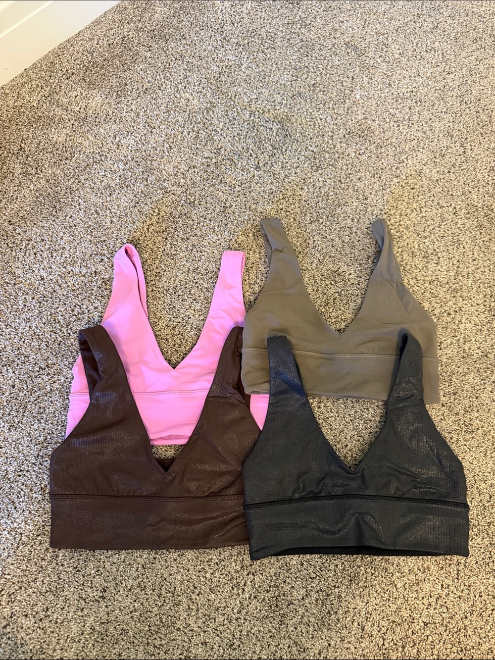 Lululemon Align V-neck sports bra lot - in Pink, Olive, Brown, and Black
